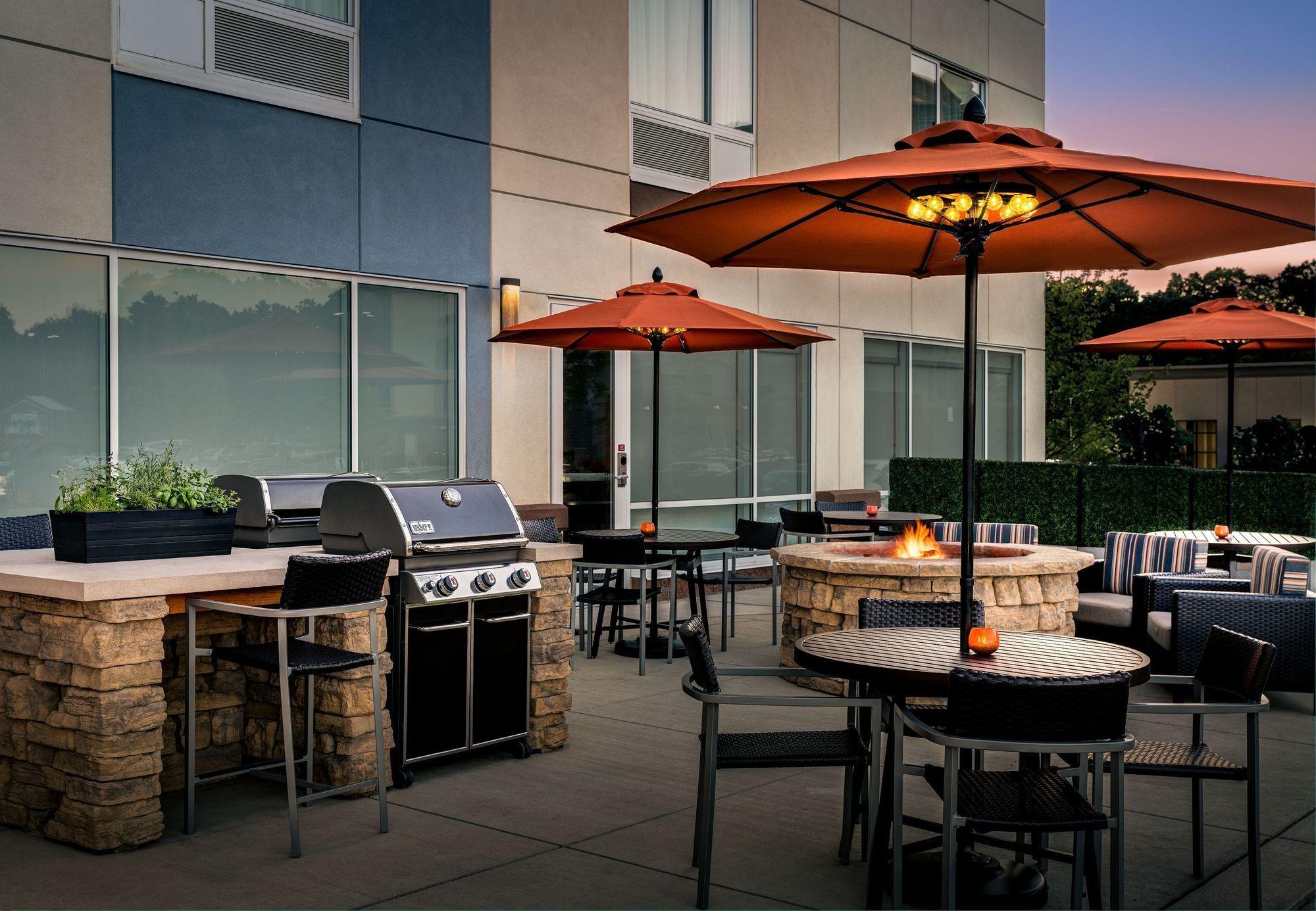 Towneplace Suites By Marriott Pittsburgh Harmarville Exterior foto